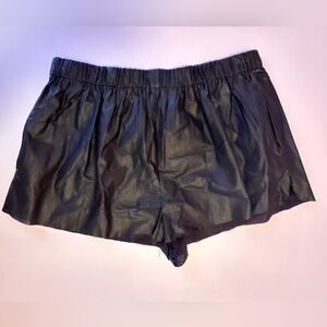 StyleStalker Perforated Shorts Black sz. 6